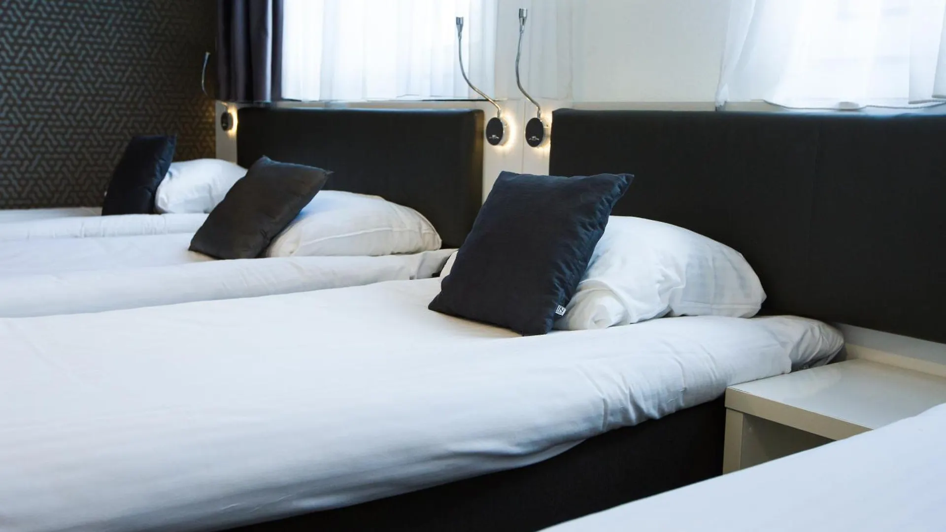 אמסטרדם Hotel Vossius Vondelpark 3*,  הולנד