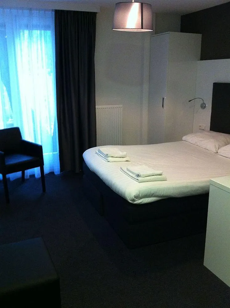 ***  אמסטרדם Hotel Vossius Vondelpark הולנד