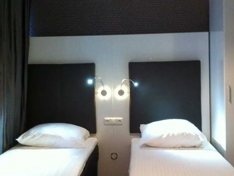 ***  אמסטרדם Hotel Vossius Vondelpark הולנד